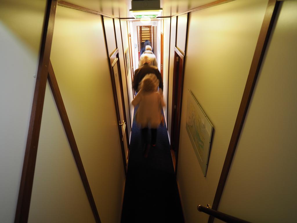 Hotelboot Sarah アムステルダム エクステリア 写真