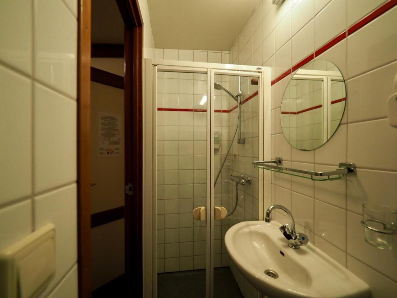 Hotelboot Sarah アムステルダム エクステリア 写真